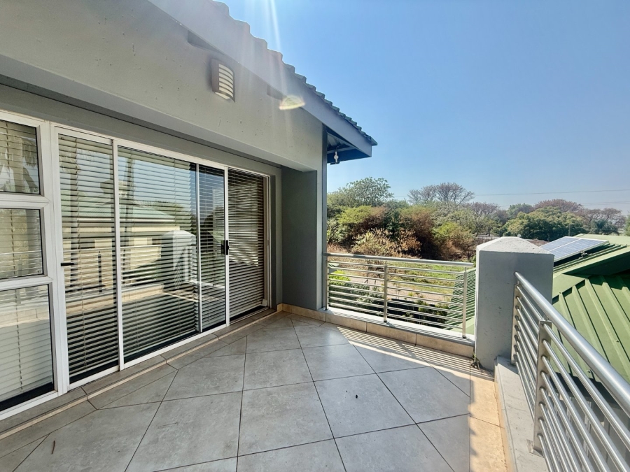 To Let 3 Bedroom Property for Rent in Caribbean Beach Club North West